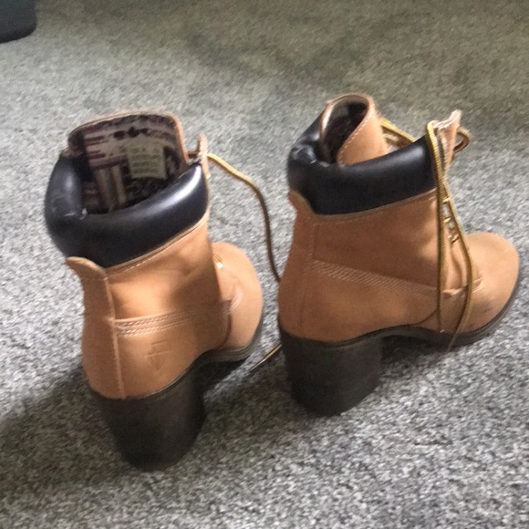 Boots - Picture 4 of 7